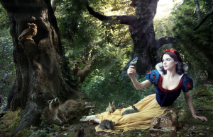 Illustration of the Grimm Fairy Tale Snow White which shows the female character with the main role